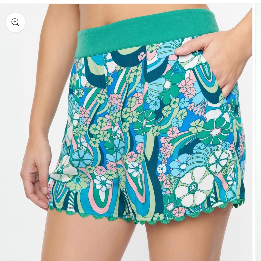 Unique Vintage Teal Psychedelic Floral Scallop Trim Shorts